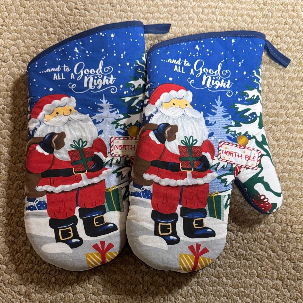 Santa Claus Holiday Oven Mitts